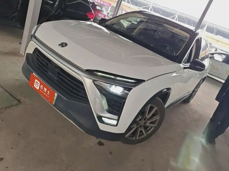 NIO ES8