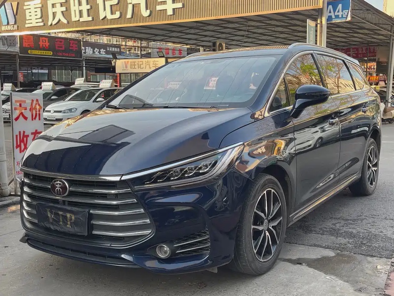 BYD MAX
