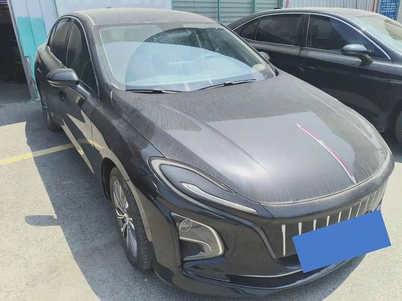 Hongqi E-QM5