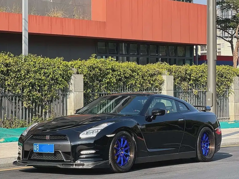 Nissan GT-R