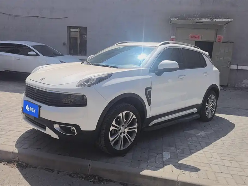 Lynk & Co 01