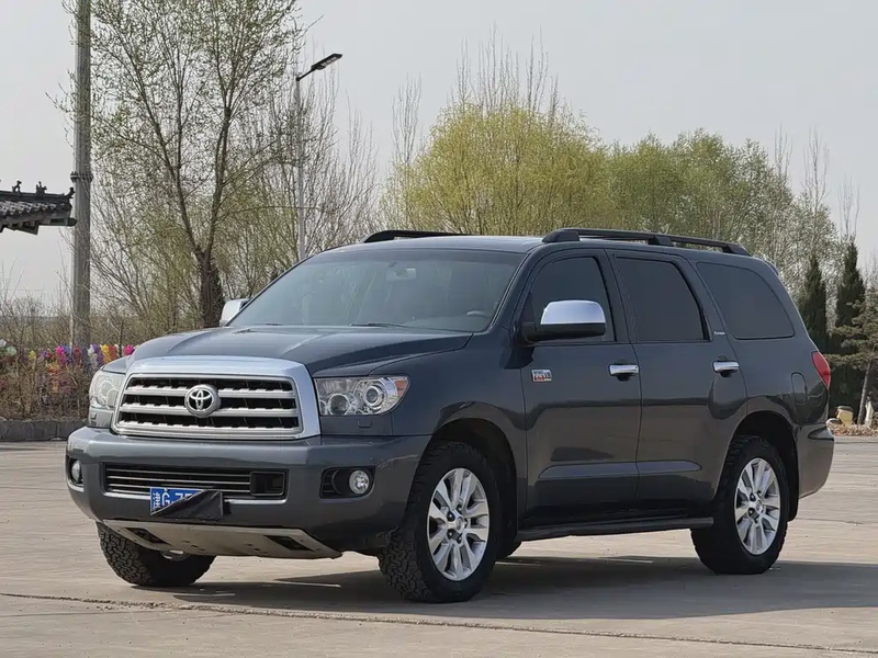 Toyota Sequoia