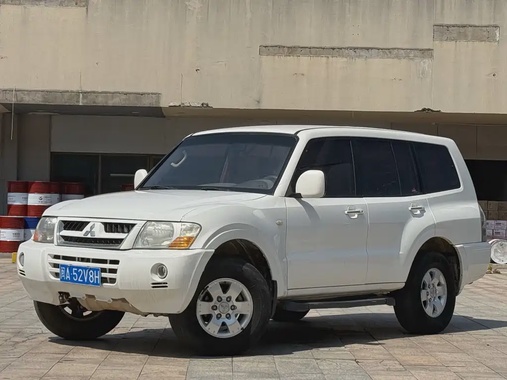 Mitsubishi Pajero 2013