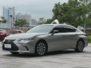 Lexus ES 2022