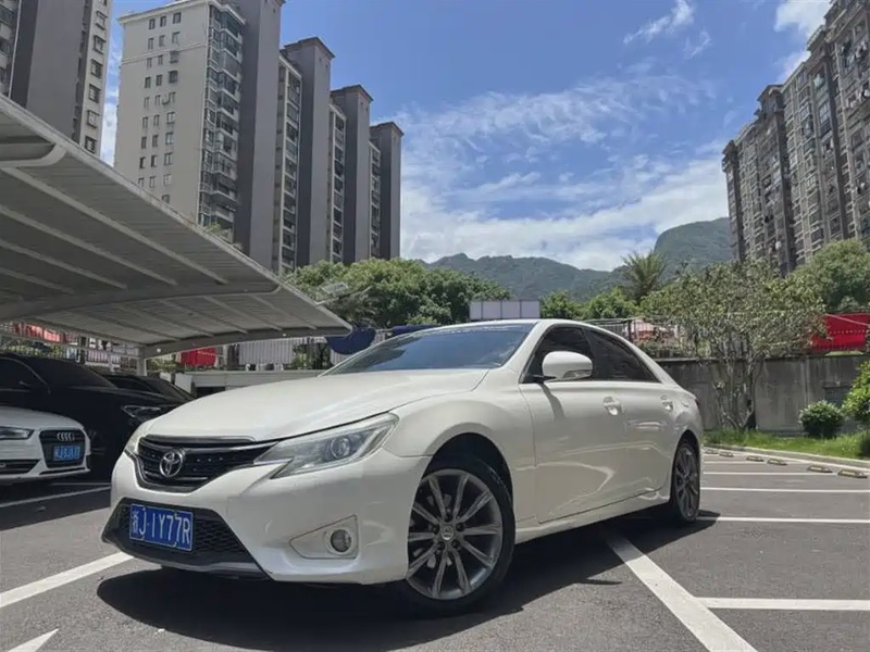 Toyota Reiz