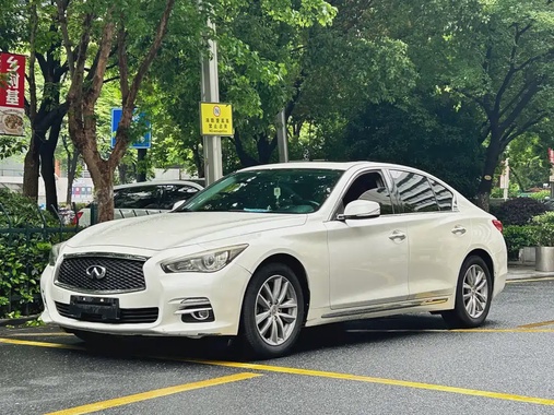 Infiniti Q50 2015