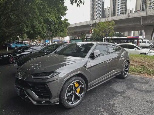 Lamborghini Urus 2021
