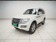 Mitsubishi Pajero 2015