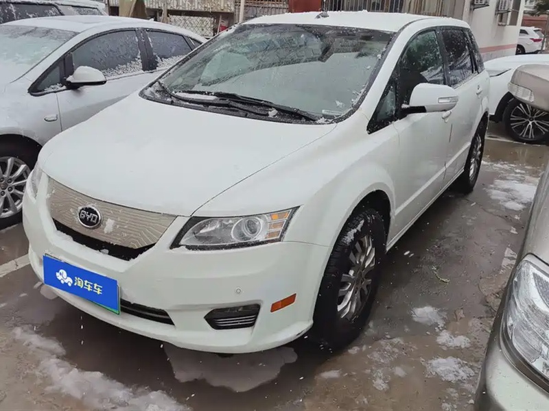 BYD e6