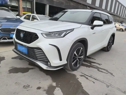 Toyota Crown Kluger 2022