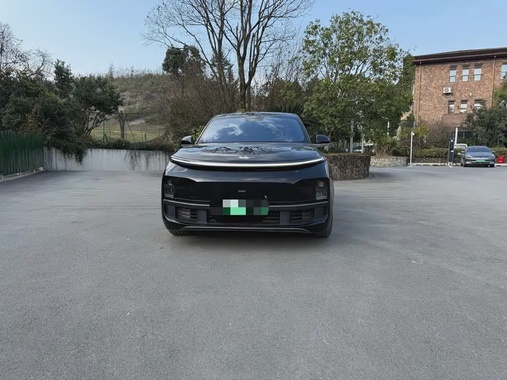 Li Auto L8 2025