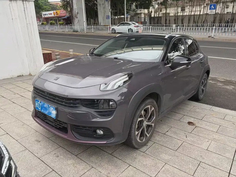 Lynk & Co 02