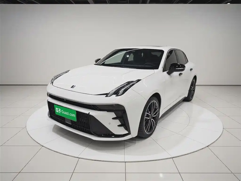 Lynk & Co 03