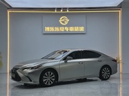 Lexus ES 2019