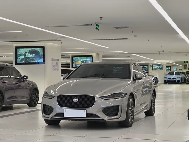 Jaguar XE
