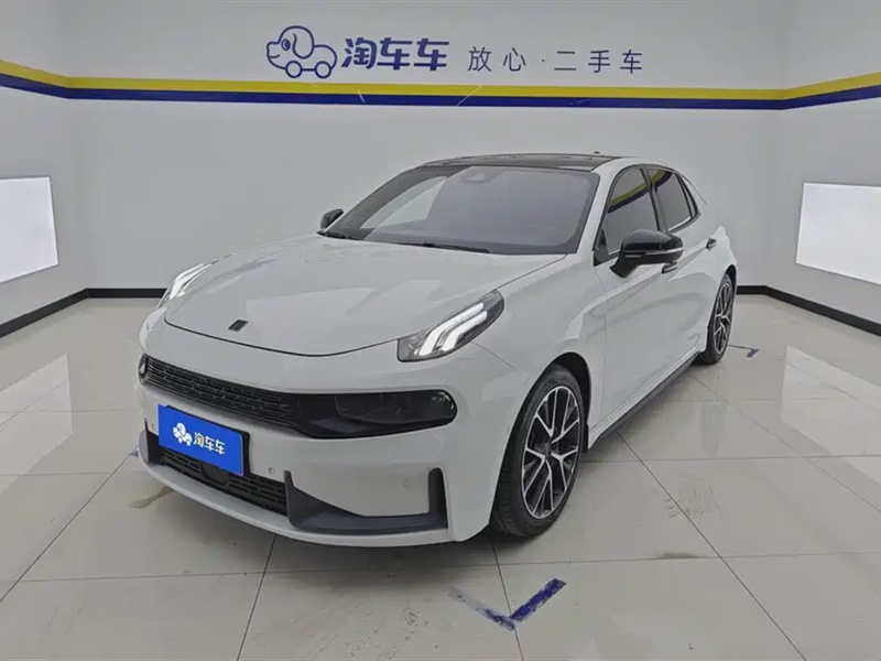 Lynk & Co 03