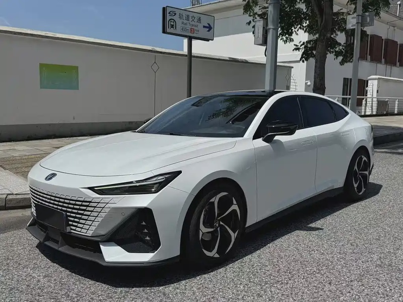 Changan UNI-V