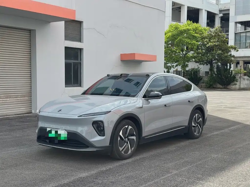 NIO EC7