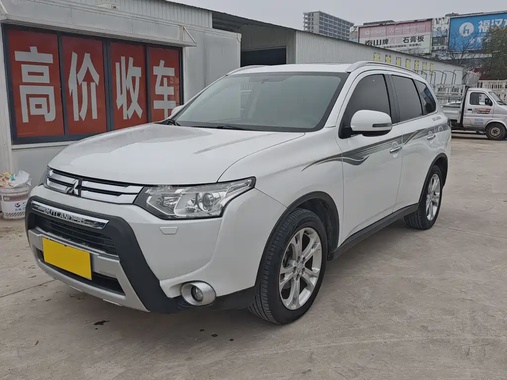 Mitsubishi Outlander 2015