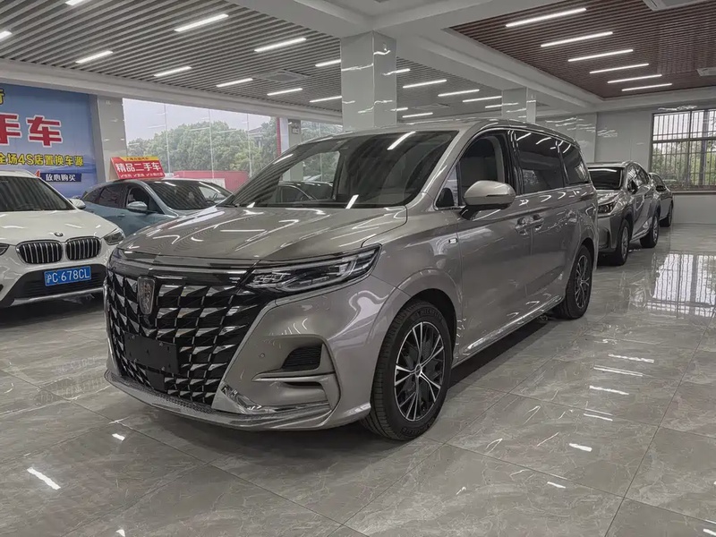 Roewe iMAX8
