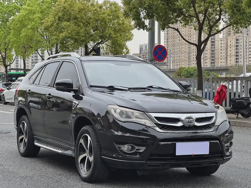 BYD S7