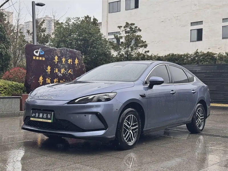 BYD Seal 05