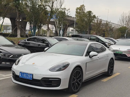 Porsche Panamera 2021