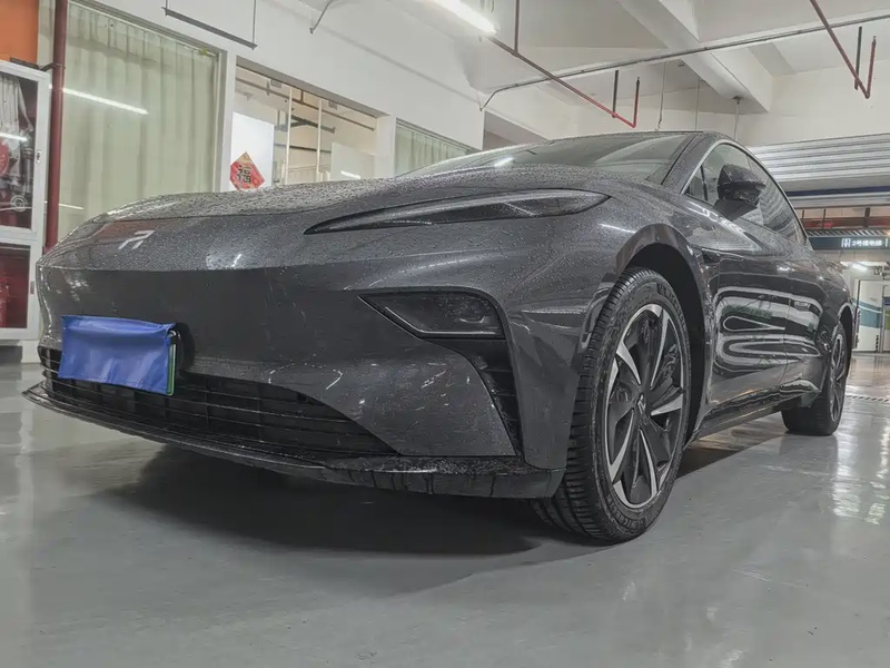 Roewe F7
