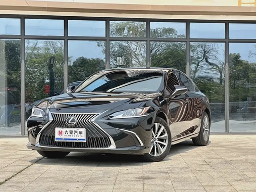 Lexus ES 2021