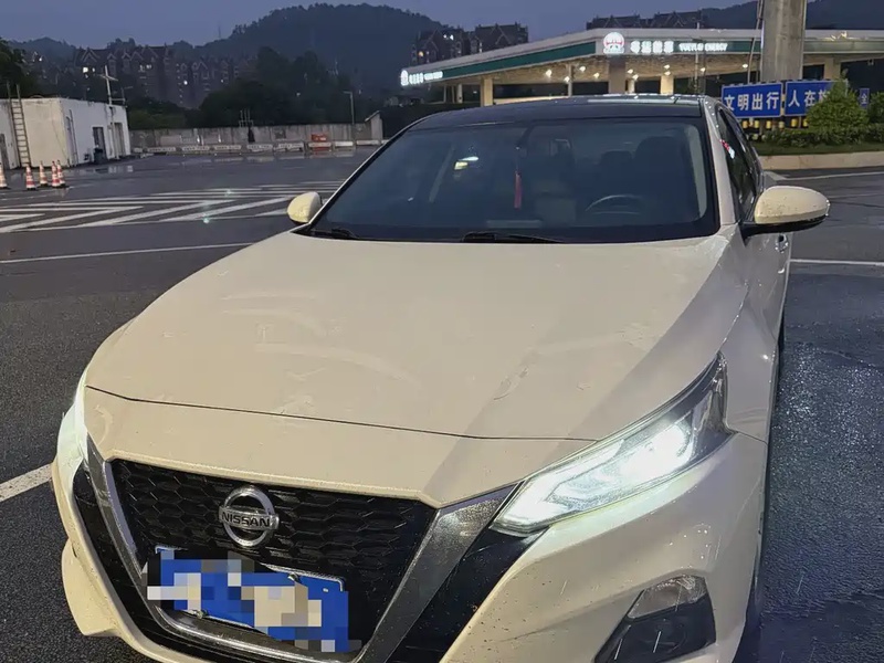 Nissan Teana