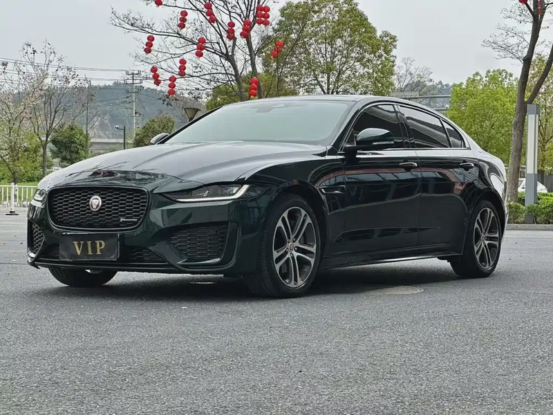 Jaguar XE