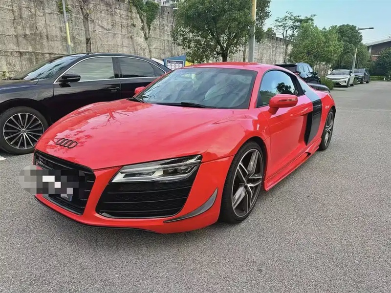 Audi R8