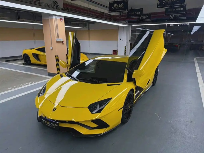 Lamborghini Aventador