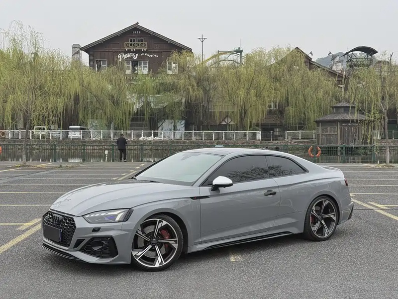Audi RS5