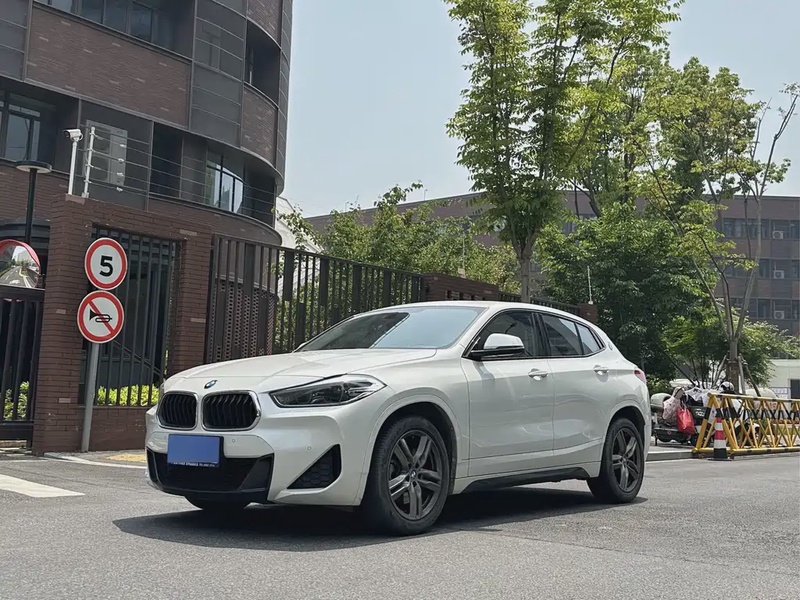 BMW X2