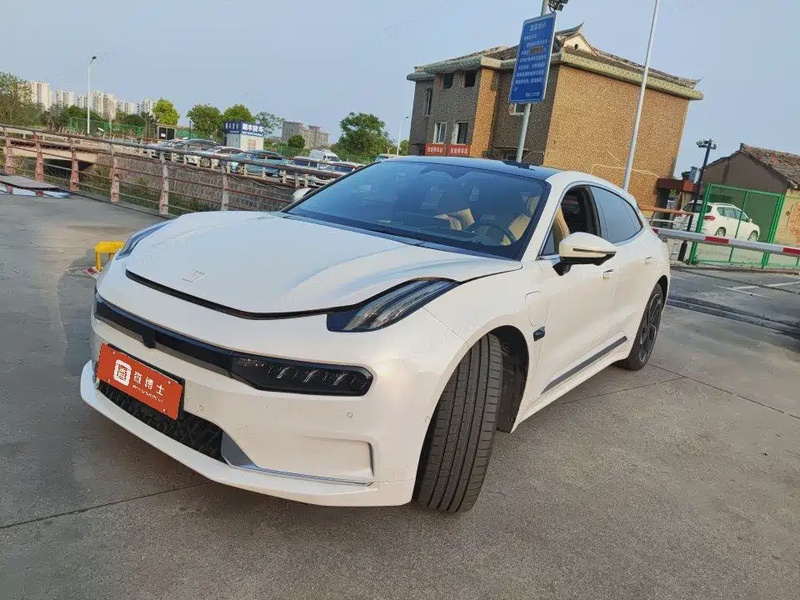 Zeekr 001