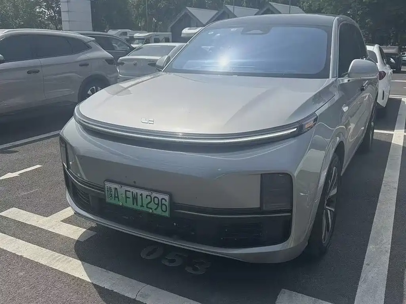 Li Auto L8