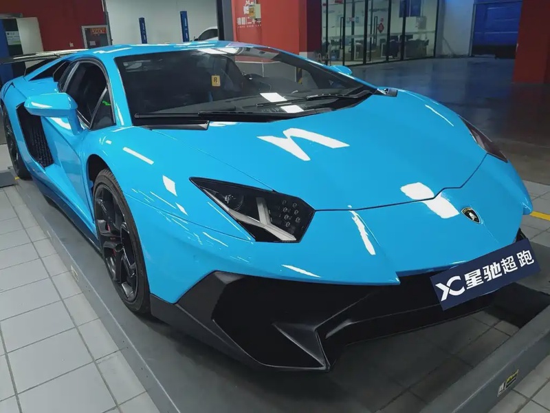 Lamborghini Aventador