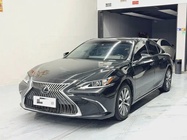 Lexus ES 2019