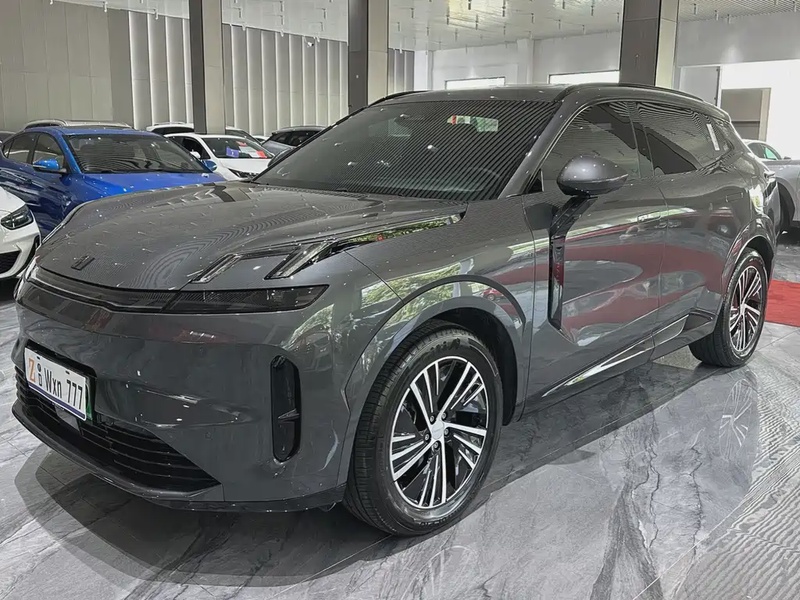Lynk & Co 08