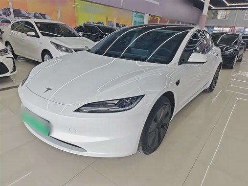 Tesla Model 3 2024