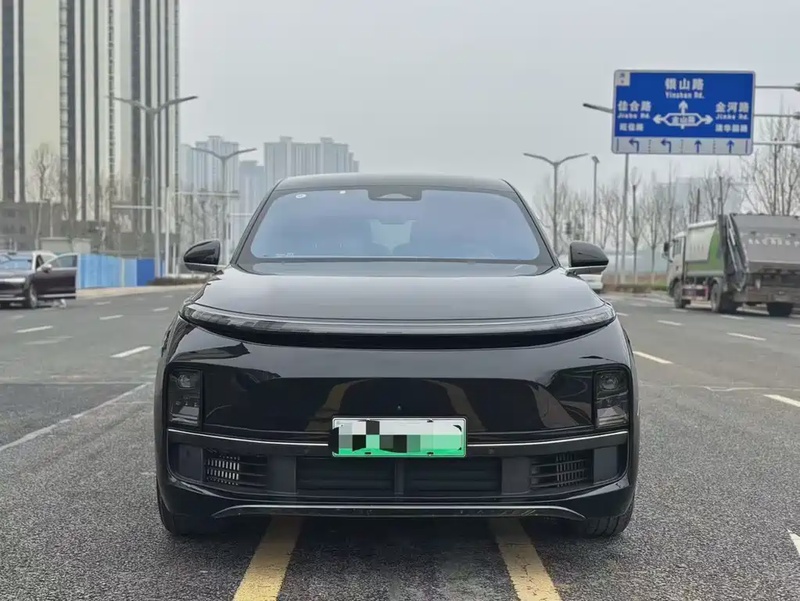Li Auto L8