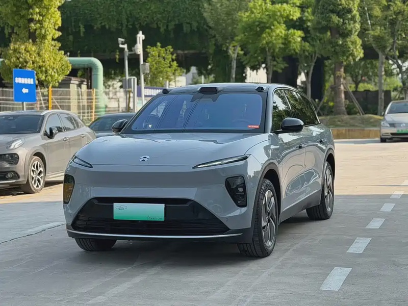 NIO ES8