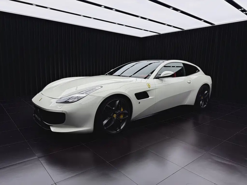 Ferrari GTC4Lusso