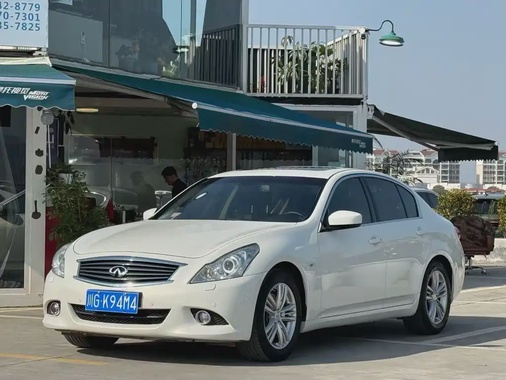 Infiniti G 2011