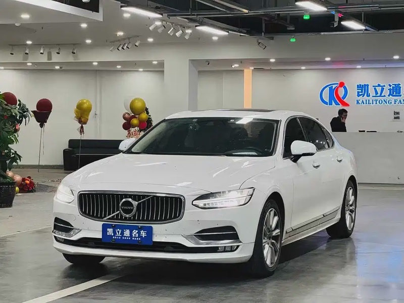 Volvo S90
