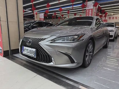 Lexus ES 2018