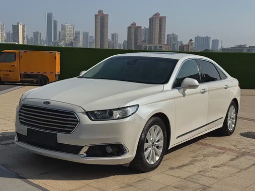 Ford Taurus 2017