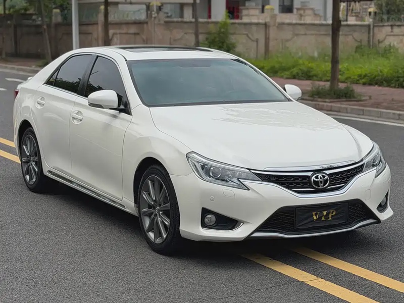 Toyota Reiz