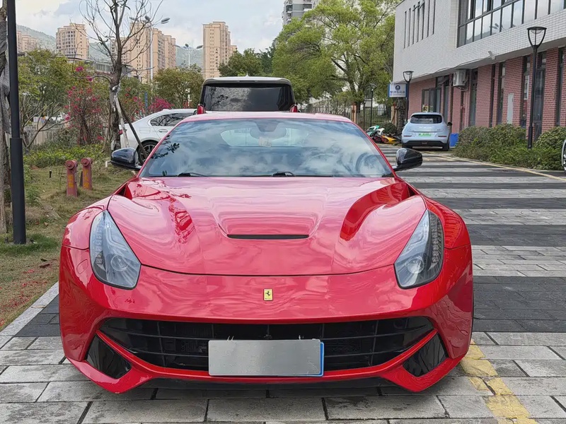 Ferrari F12